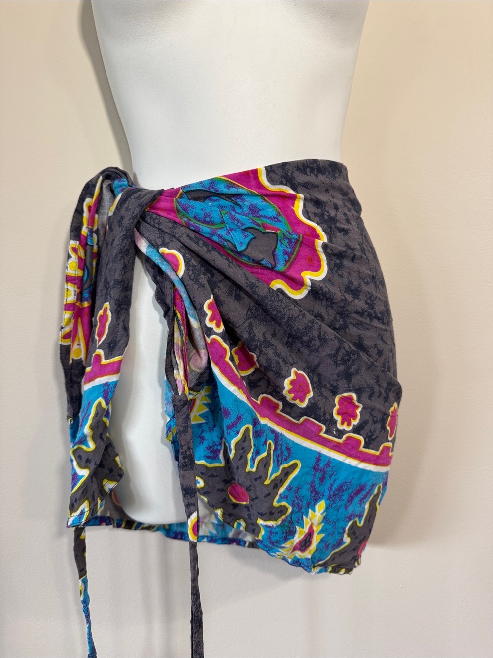 1990s Vintage Cuba Colorful Patterned Wrap Skirt